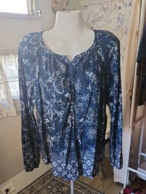 Time and Tru Blue Floral Blouse